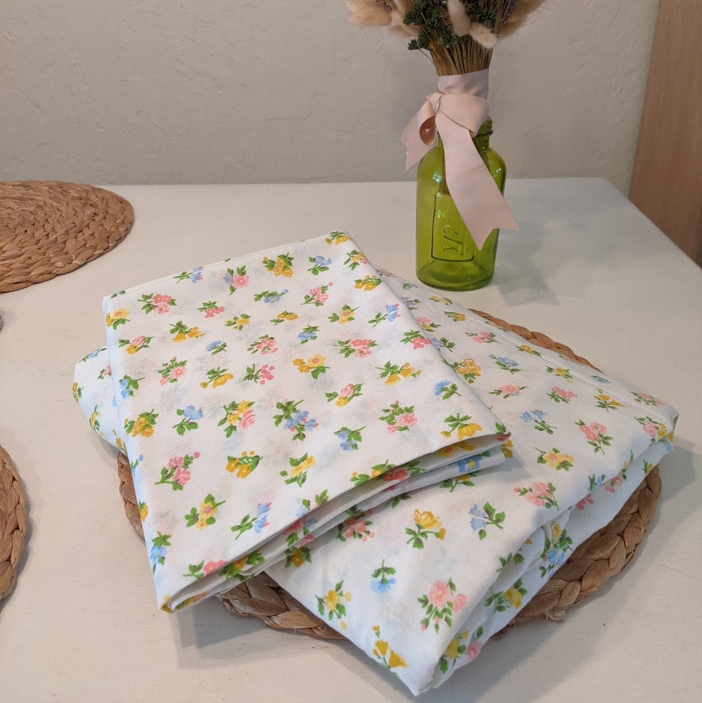 Vintage JCPenney Fitted Twin Sheet and Pillow Case